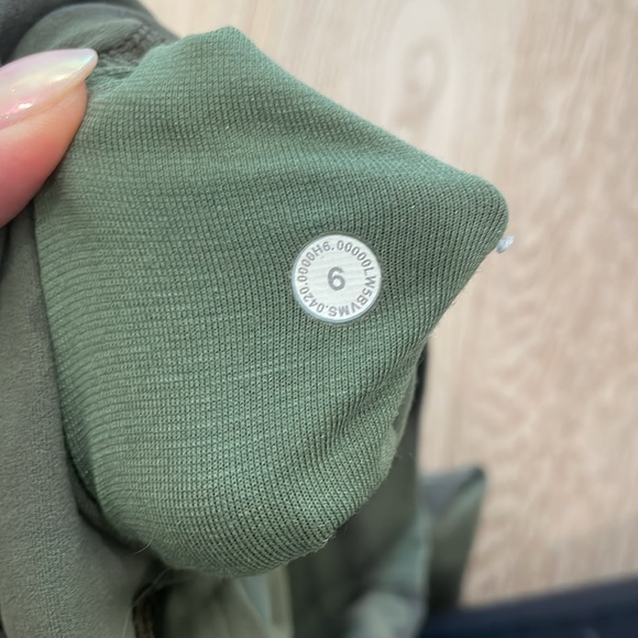 Lululemon camo align 7/8 length tights - Picture 4 of 4